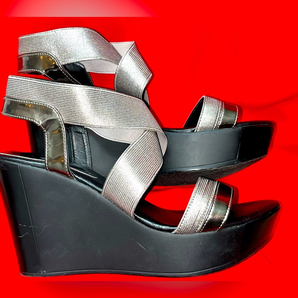 Charles David women’s metallic wedge